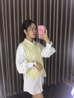 Áo gile len màu be 