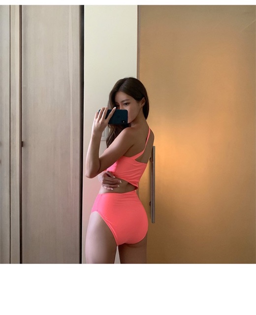 [BKN650] <HÀN> BODYSUIT CUTOUT CHÉO CỔ KIỂU HÀN | BigBuy360 - bigbuy360.vn