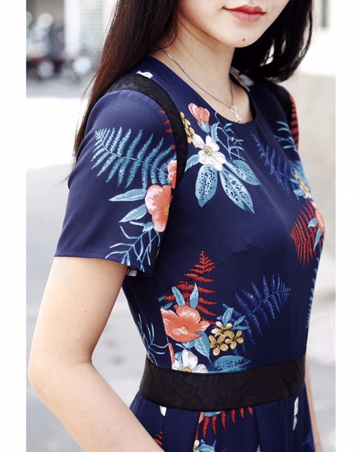 Bộ jumpsuit hoa Lauren