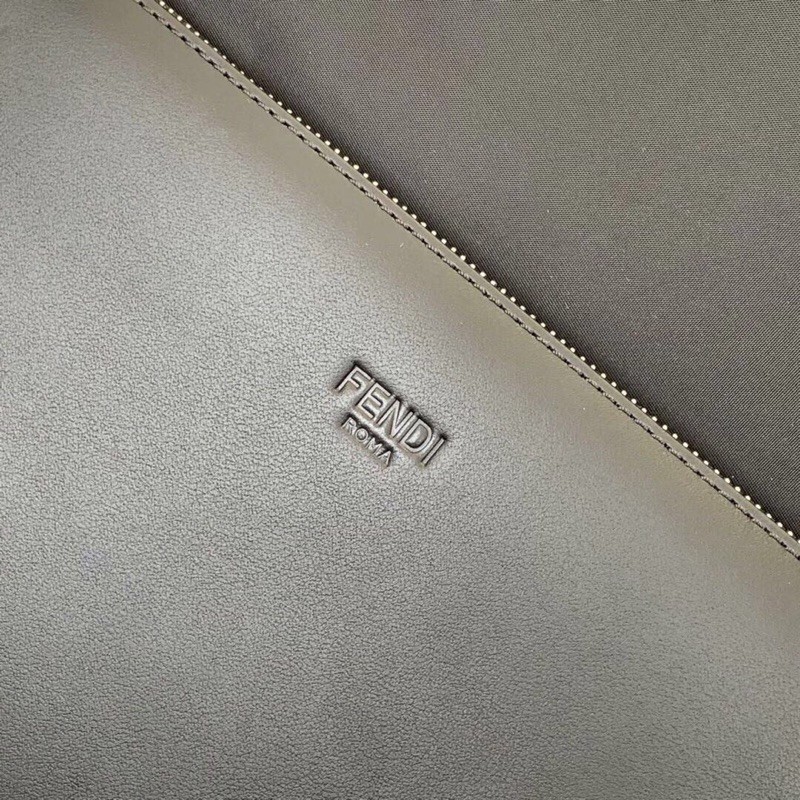 Balo nam mặt sau bằng vải lưới công nghệ cao thoáng khí, chất liệu nylon và da bò màu đen fendi FD