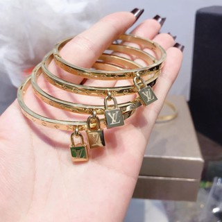 lắc tay ổ khoá LV (titan cao cấp)