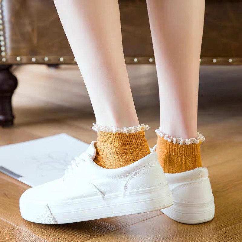 Tất Vớ Nữ Cổ Thấp Viền Bèo Trắng