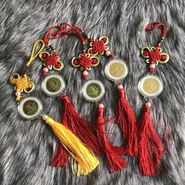 Dây treo may mắn xu hình Phật Nepal màu đỏ hoặc vàng tặng kèm túi gấm - TMT Collection - SP001052