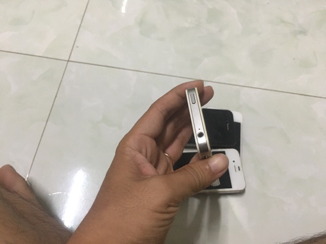 Màn hình bóc máy ĐT táo 4s đẹp