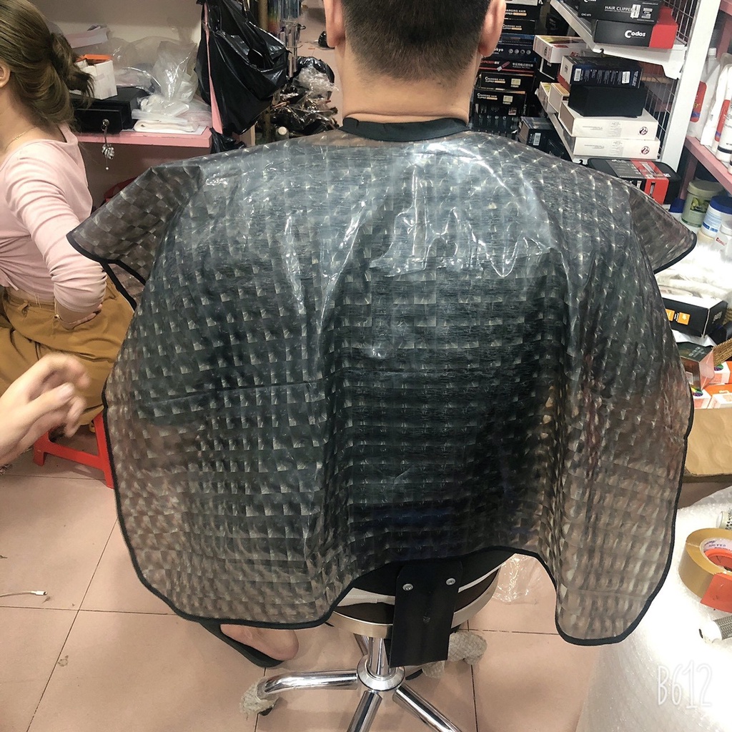 Áo choàng khi nhuộm hoặc cắt tóc - giá rẻ - dễ xài