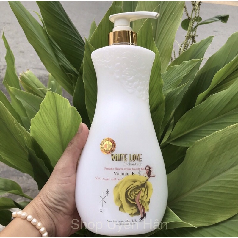 (Hàng công ty chính hãng) Sữa tắm nước hoa mịn da White Love 900ml