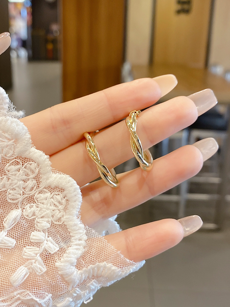 Khuyên Tai Kim Loại Thiết Kế Vặn Xoắn Xinh Xắn Thời Trang Cho Nữ