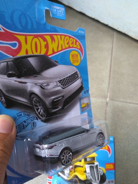 Xe Hot wheels Range Rover Velar , hàng hiếm