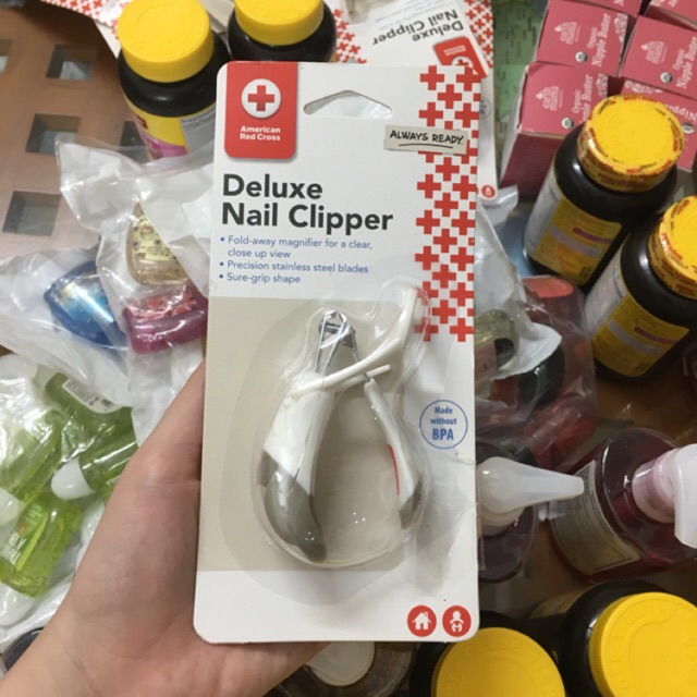 Bấm móng tay có kính lúp cho bé The First Years American Red Cross Deluxe Nail Clipper