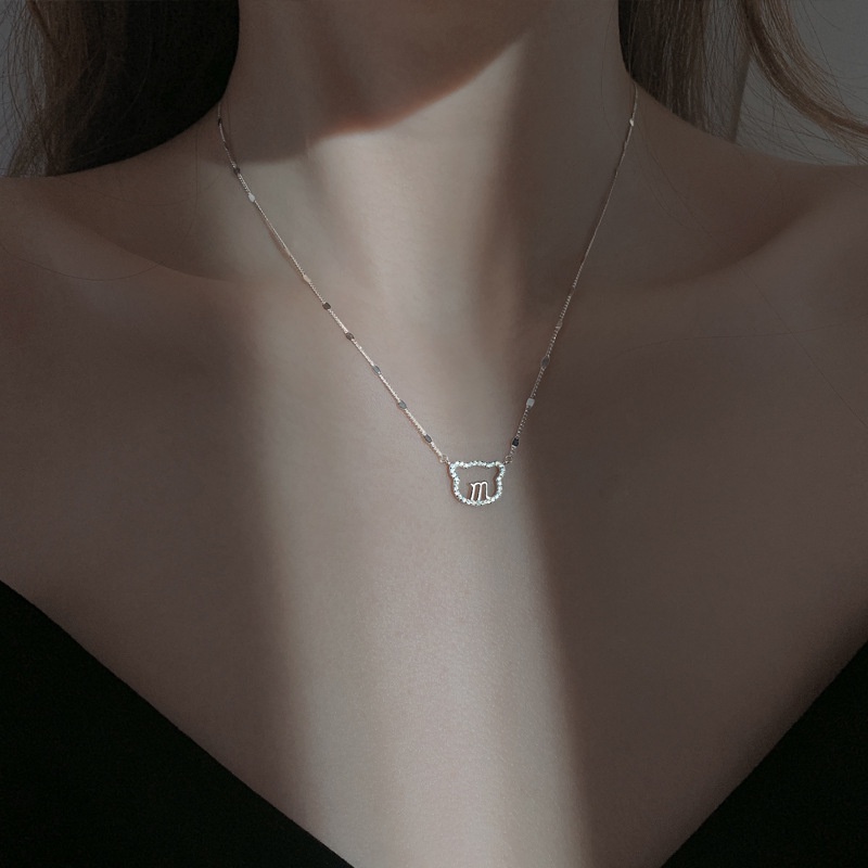 Vòng cổ Mặt Chữ M Mới Cho Nữ