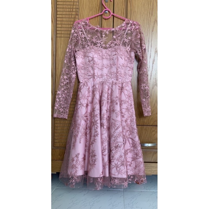 Thanh lý đầm Little Paris màu hồng đính kim sa - Size S