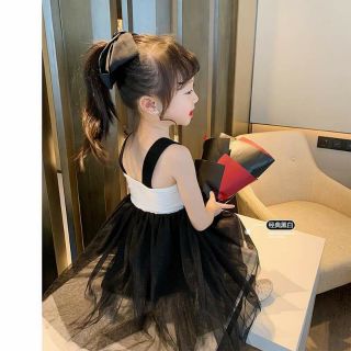 Đầm bé gái dễ thương