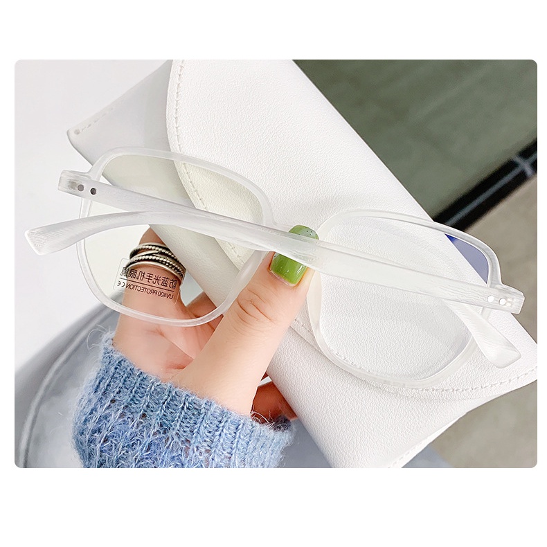 Mắt Kính Gọng Vuông Chống Bức Xạ TR90