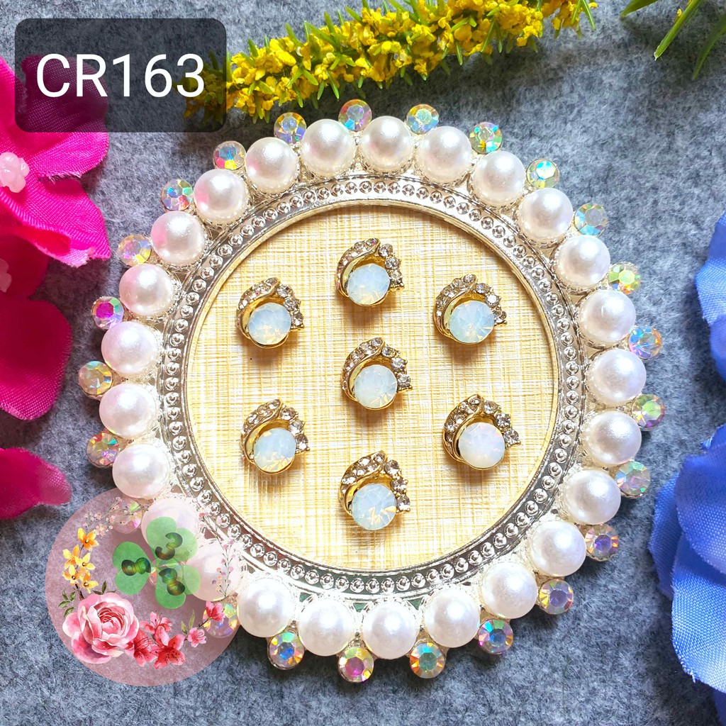 Mã CR163 . Charm kim loại đính đá trang trí móng siêu xinh.