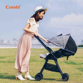 Xe đẩy Combi