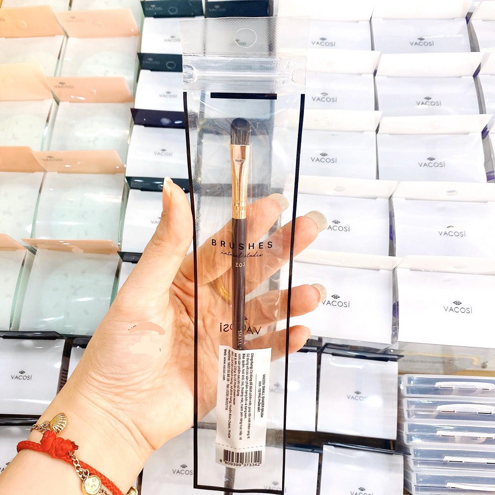 Cọ phủ phấn mắt Vacosi E03 - Vacosi Shader Brush E03