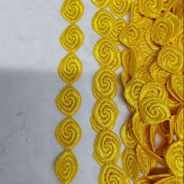 Ren trang trí màu vàng đậm size 2cm (1m7/5k)