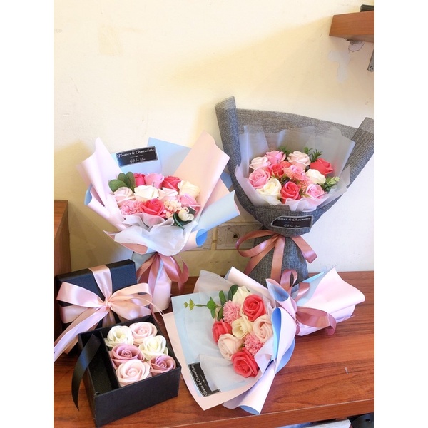 bó hoa sáp mix tone hồng (tặng kèm túi thiệp)