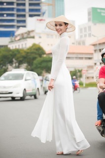 Áo dài trắng kèm quần