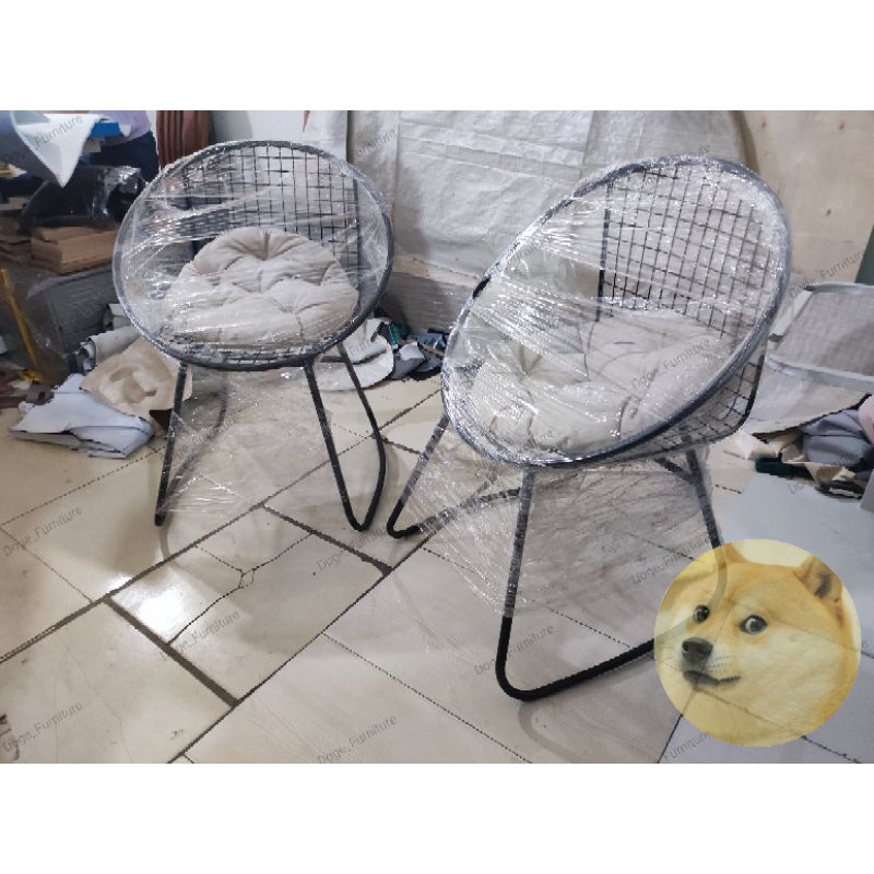 Bộ ghế khung sắt, ghế tựa trứng họa tiết caro ban công sân vườn ngoài trời decor cafe, hút thuốc