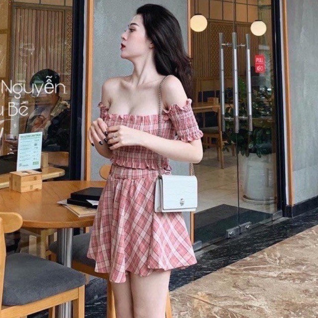 Set bộ kẻ hồng áo crt trễ vai chun mix chân váy xoè lót quần siêu xinh L1