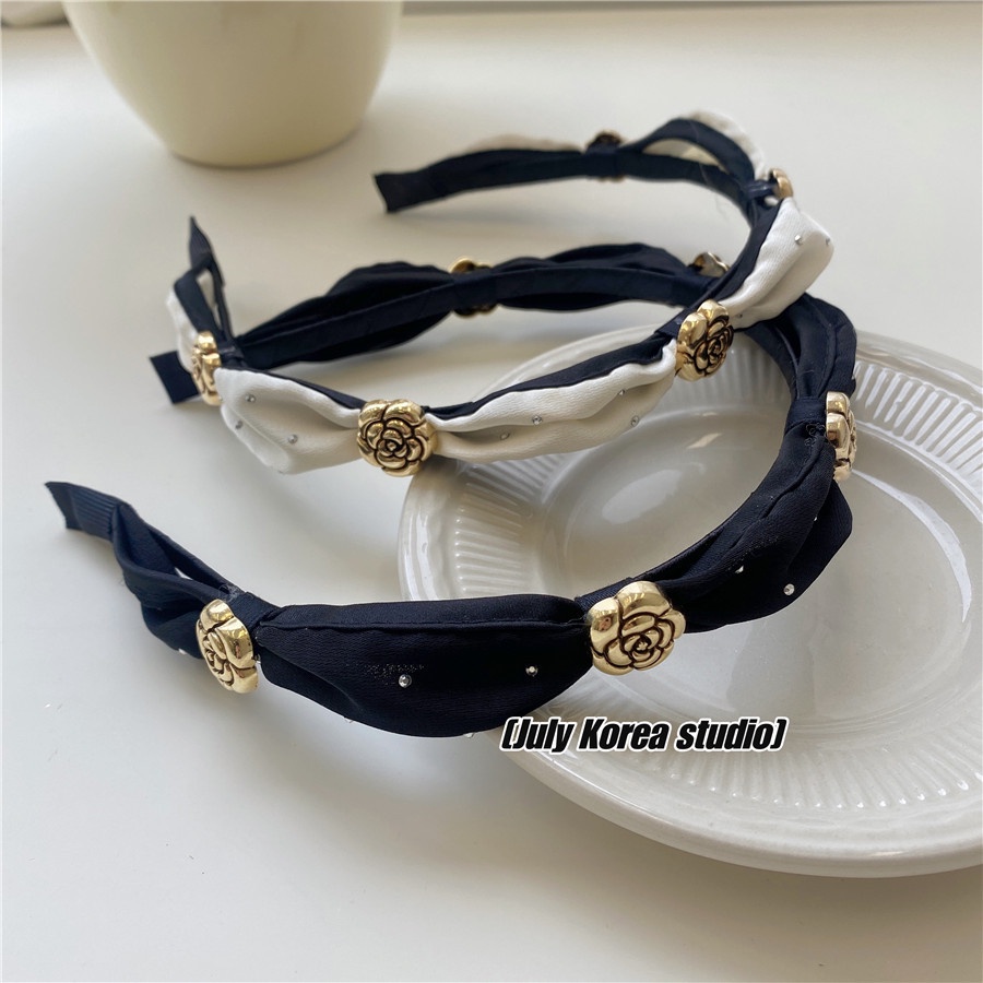 Bờm tóc Hàn Quốc gắn hoa Cha.el hai màu đen và trắng cực xinh TB521