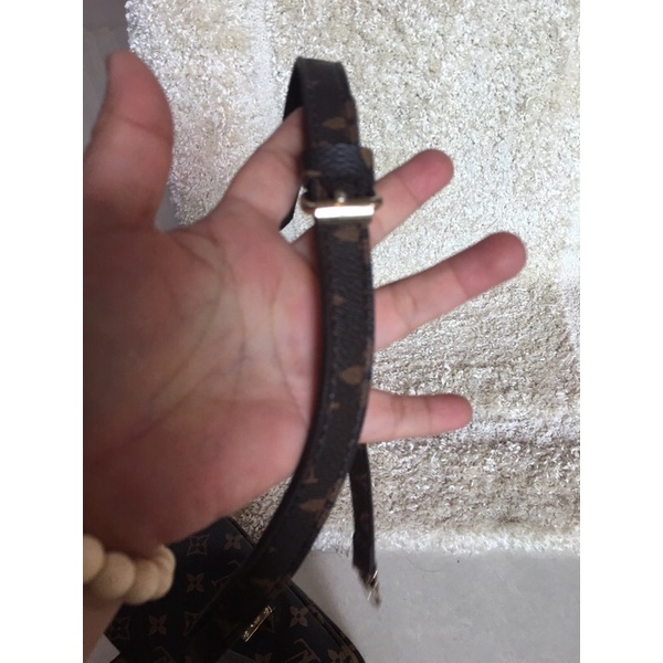 Túi si hiệu y hình