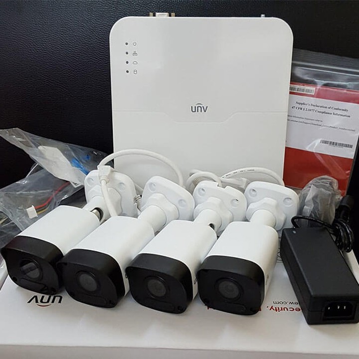 BỘ KIT CAMERA TRỤ IP POE UNV KIT/301-04LB-P4/4*2122LR3-PF40-E (Gồm 1 đầu ghi 4 kênh IP POE + 4 Camera IP trụ 2MP)