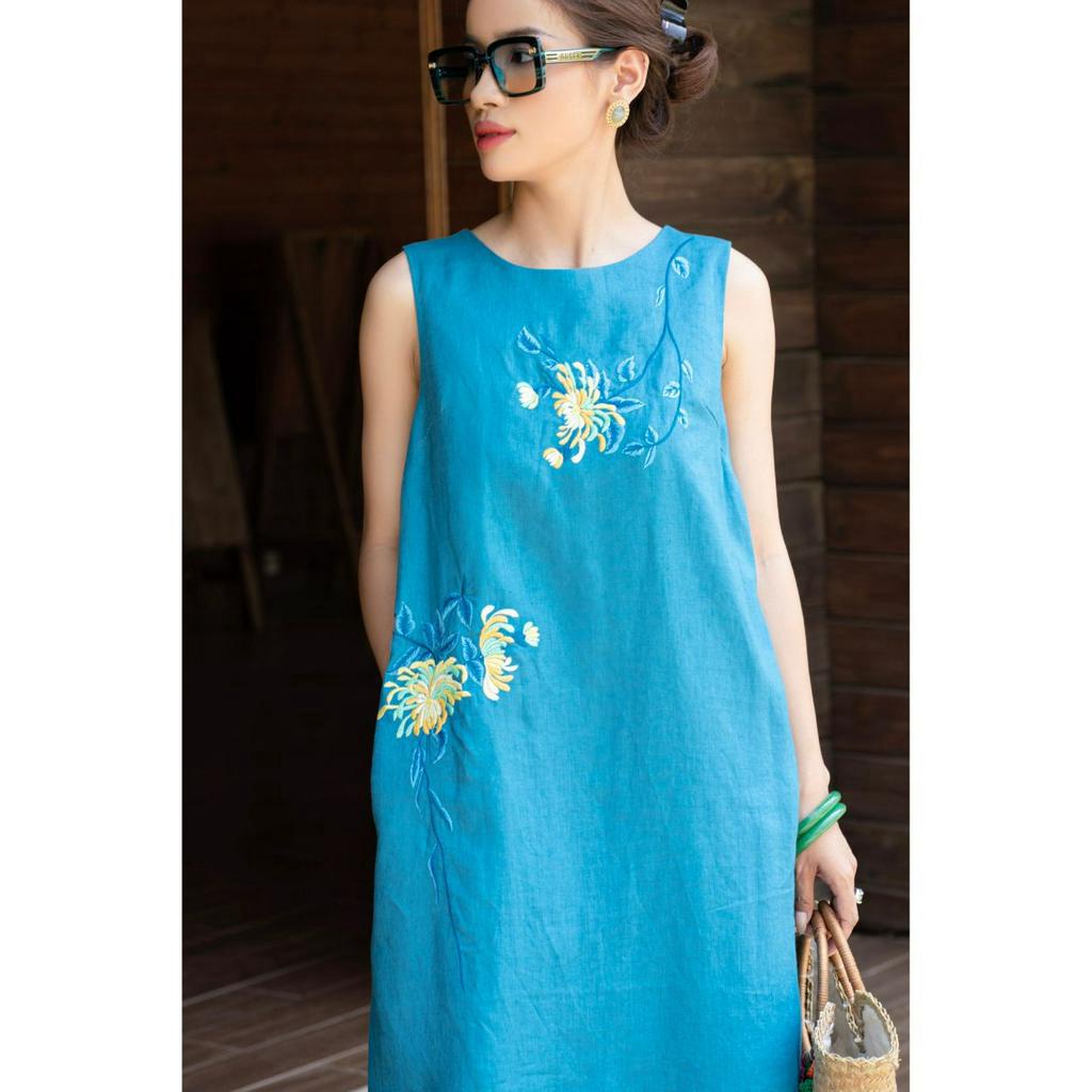 Đầm Suông Sát Nách ROXY Kiểu Dáng Sát Nách, Thiết Kế Xẻ Tà Ngắn Thêu Hoa 9035