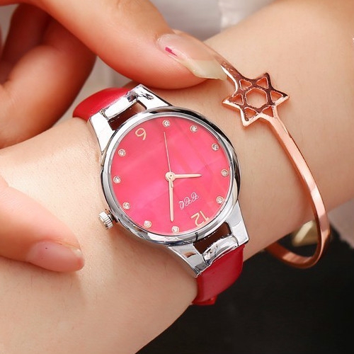 Đồng hồ dây da thiết kế sang trọng dành cho nữ