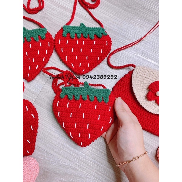Túi len handmade cho bé yêu.