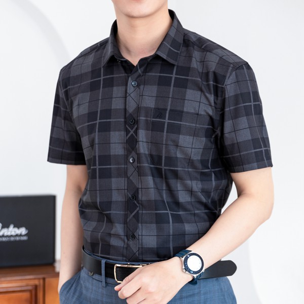 Áo Sơ Mi Nam Công Sở Trung Niên Anton Somianton Màu Đen Ngắn Tay Họa Tiết Kẻ Caro Vải Sợi Tre Thoáng Mát - NC131