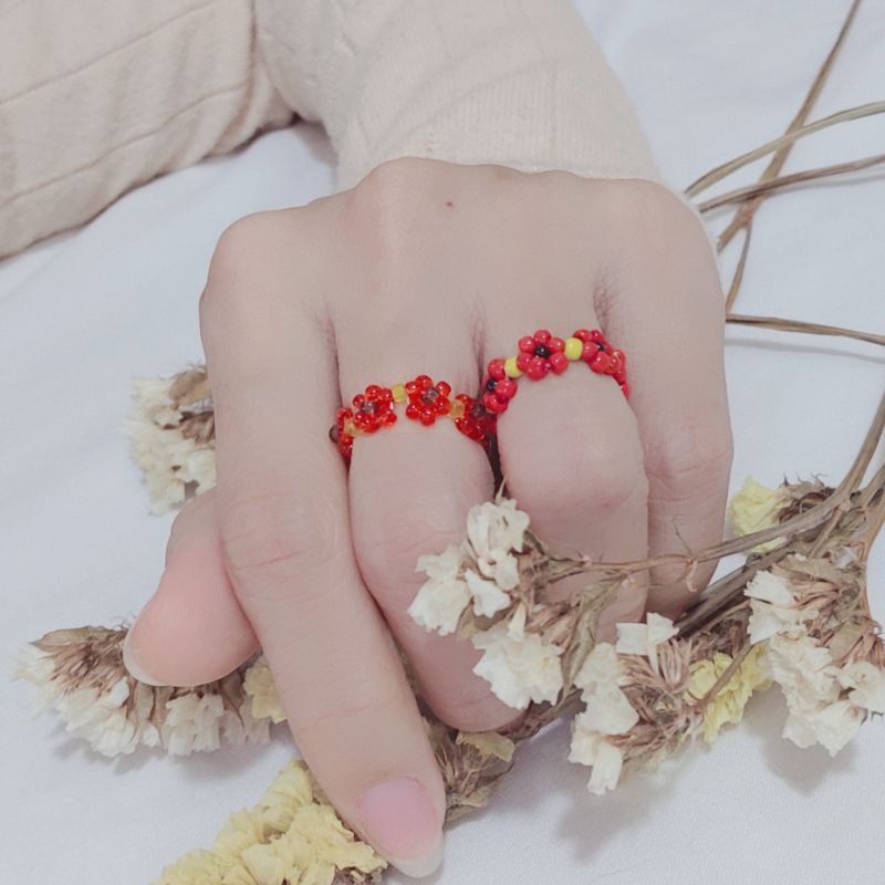 Nhẫn hạt cườm kết hoa IU phong cách sao Hàn
