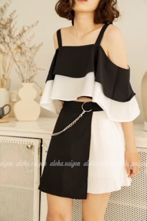 Áo croptop hai dây phối đen trắng
