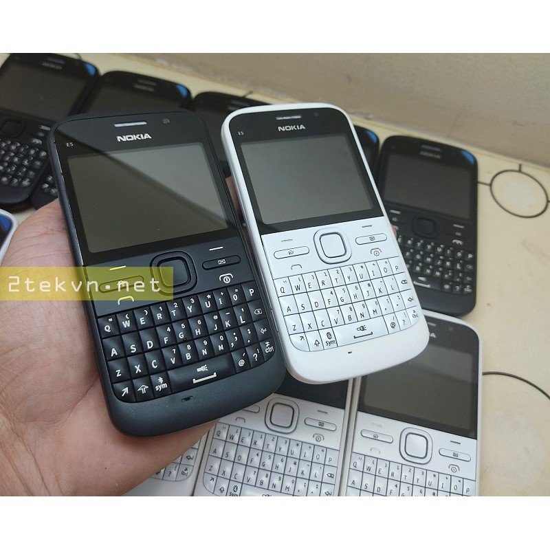 Điện thoại nokia E5-00 cổ bàn phím QWERTY đầy đủ pin sạc-Bảo hành 12 tháng