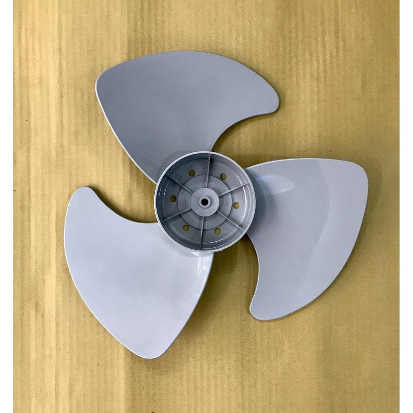Cánh quạt tản B4
