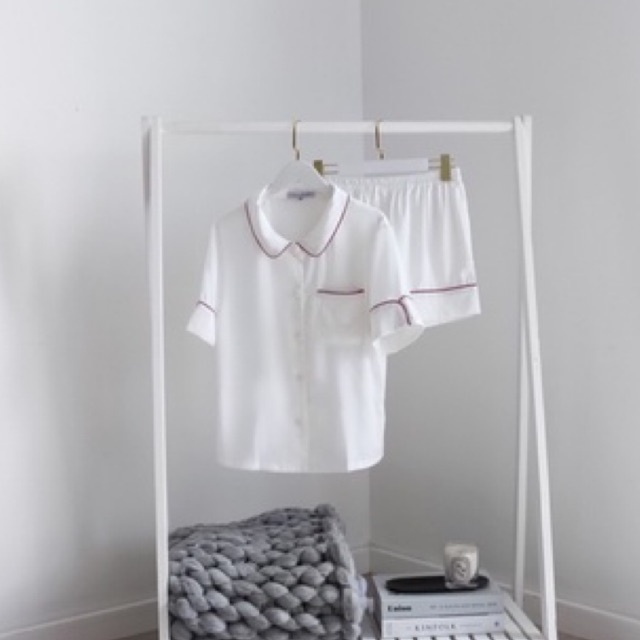 Bộ Pyjamas Nữ Mặc Nhà Chất Liệu Lụa Tay Cộc Quần Cộc Màu Trắng Phối Viền Hồng Coconut White LILAS BLANC