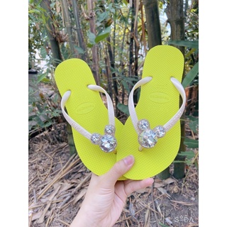 Dép Havaianas kèm charm Mickey