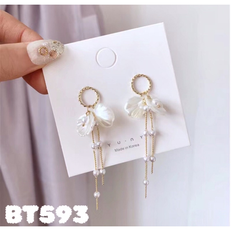 Bông tai tổng teng phong cách