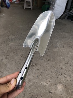 Xẻng làm vườn inox