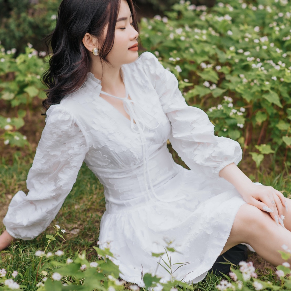 Đầm Voan Tơ Thêu Hoa Cổ V Thắt Nơ Váy Dự Tiệc Cổ V Tay Phồng Đầm Dáng Xòe - LILY DRESS