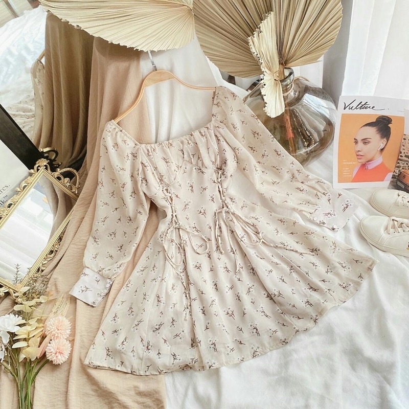 Đầm suông hoa nhí cổ vuông dài tay thắt dây ngực | BigBuy360 - bigbuy360.vn