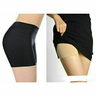 Quần đùi đúc su thông hơi mặc trong váy