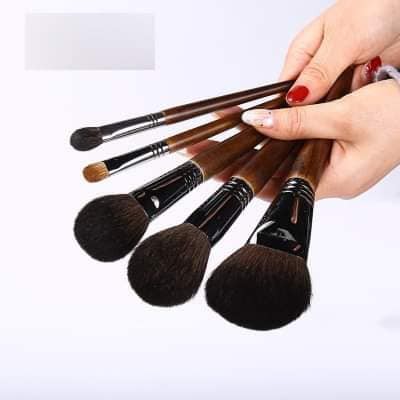 Bộ cọ chuyên nghiệp 24 cây lông thú chất lông mềm bám phấn, dùng cực thích Giá chỉ 900k