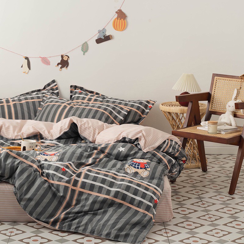 [ RẺ VÔ ĐỊCH ] Bộ chăn ga Cotton Poly họa tiết gấu kẻ mẫu mới - Hàng nhập khẩu ( Có kèm ảnh thật )