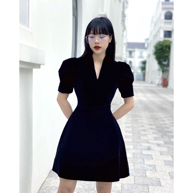 Đầm nhung cổ tim tay bồng nữ tính- Lily dress