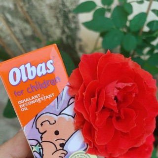 Tinh dầu olbas xông mũi trị ngạt của anh cho bé