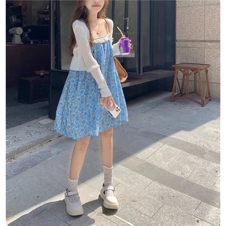 👾 Set 2 món áo khoác mỏng tay dài+ váy 2 dây hoạ tiết hoa nhí cực bắt mắt dễ thương màu trắng áo/ xanh váy.