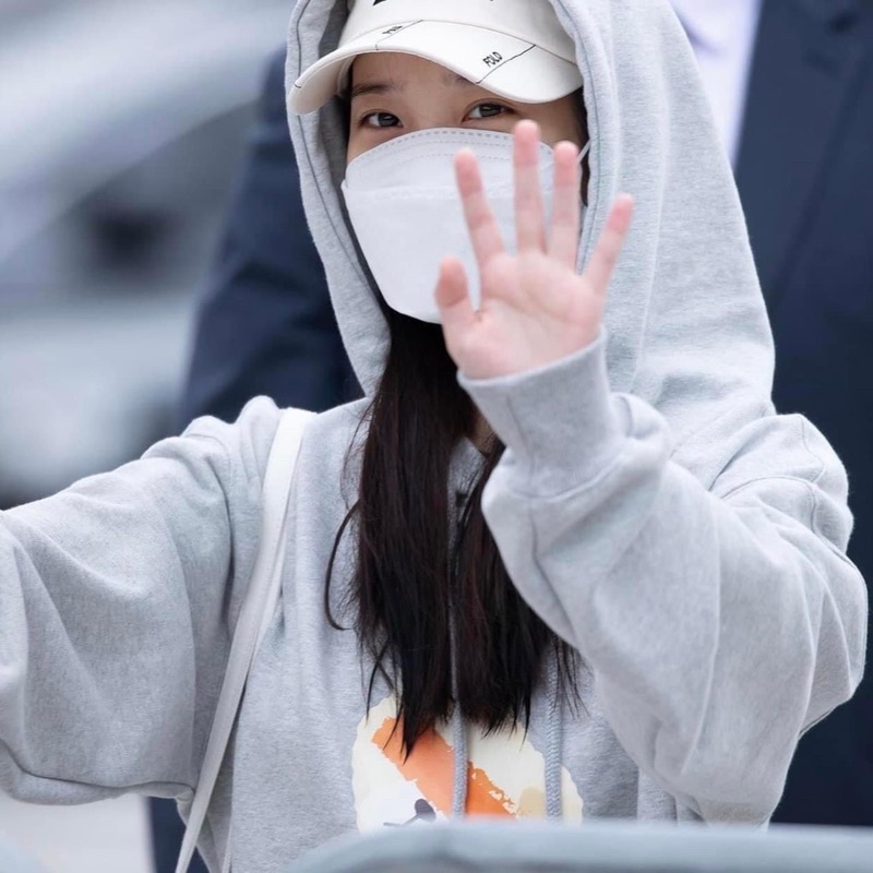 Trả order Hoodie IU | BigBuy360 - bigbuy360.vn