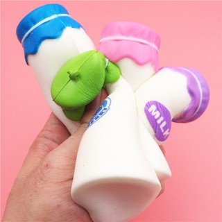 Squishy chai sữa lớn H388